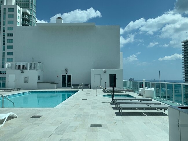 133 NE 2nd Ave unit 301, Miami, FL 33132 - photo 3