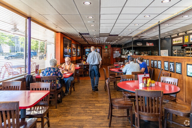 Litton's is the local restaurant hotspot in nearby Fountain City.