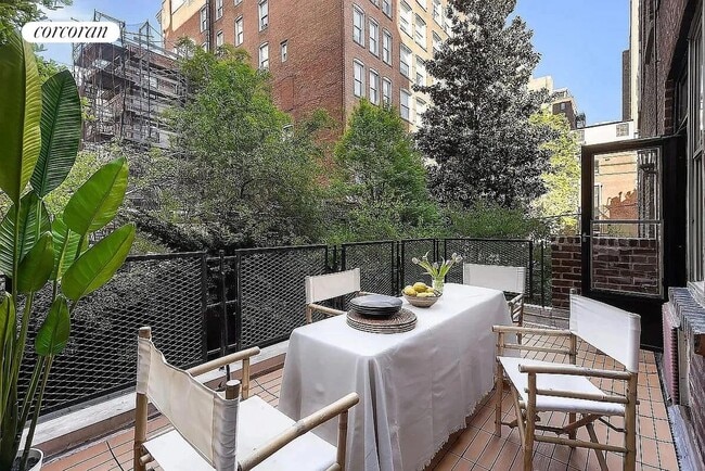 159 W 13th St, New York, NY 10011 - photo 3