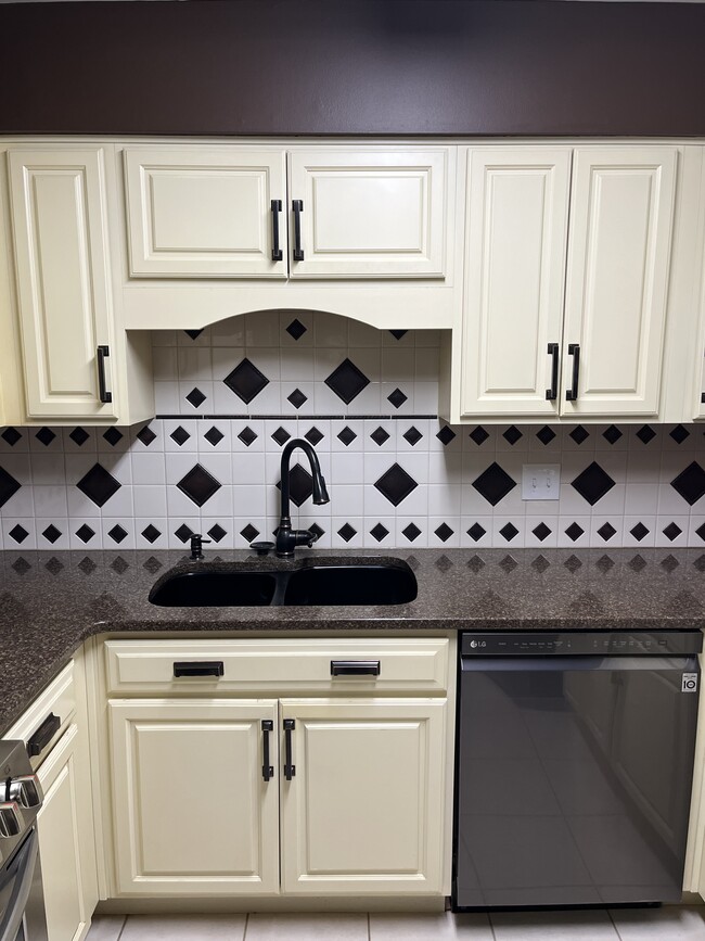 1300 G St, Lincoln, NE 68508 - photo 3