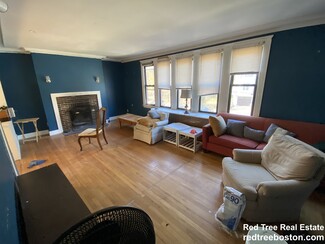 444 Lowell Ave Unit 2, Newton, MA 02460
