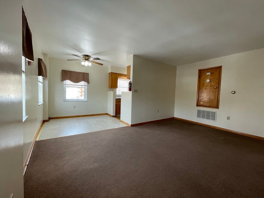 63 W Pike St unit 2, Canonsburg, PA 15317 - photo 1