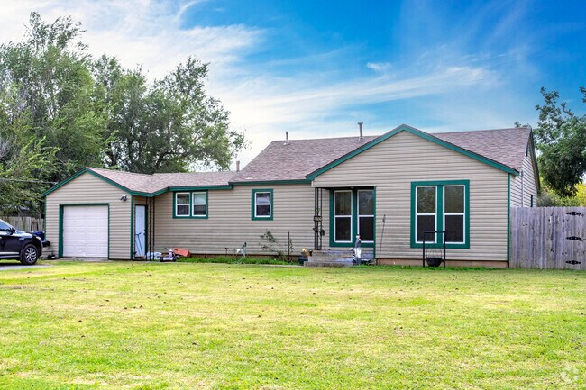 Many homes in Wheatland have sizable grassy yards.