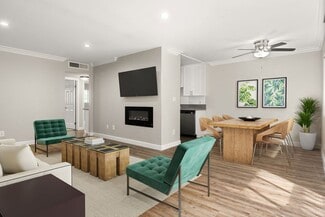 13220 Riverside Dr, Sherman Oaks, CA 91423