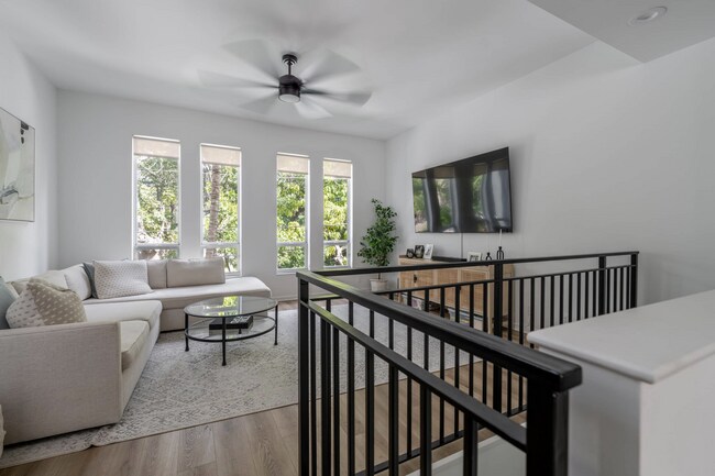 723 SE 16th Ct, Fort Lauderdale, FL 33316 - photo 4