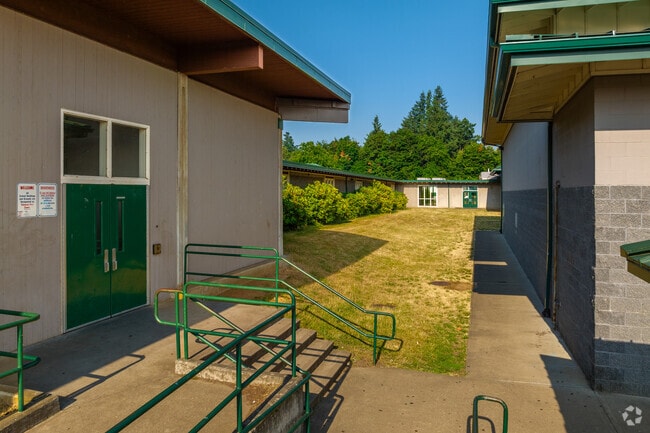 A grassy courtyard at Hauton B Lee Middle School.