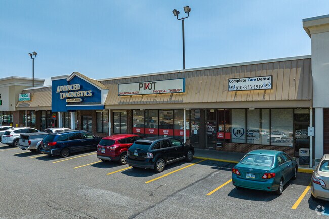 Macdade Crossing features a wide variety of retail stores for the residents of Woodlyn.