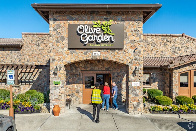 Olive Garden Italian Restaurant in Preserve South is a popular choice for lunch or dinner.