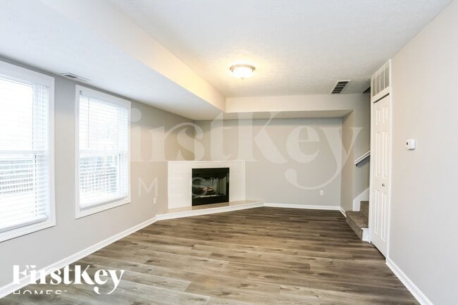 334 N Odell St, Brownsburg, IN 46112 - photo 4