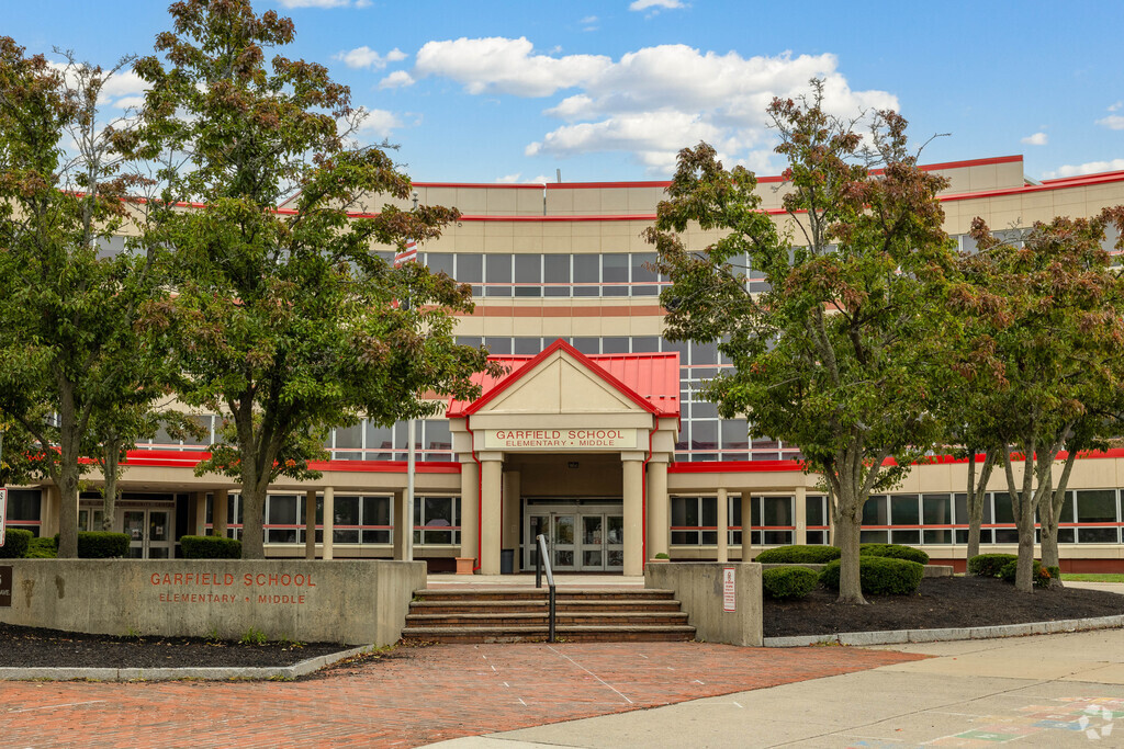 Garfield Middle School serves students in grades 6 through 8.