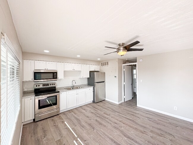 1110 E Highland Ave unit 29, Phoenix, AZ 85014 - photo 3