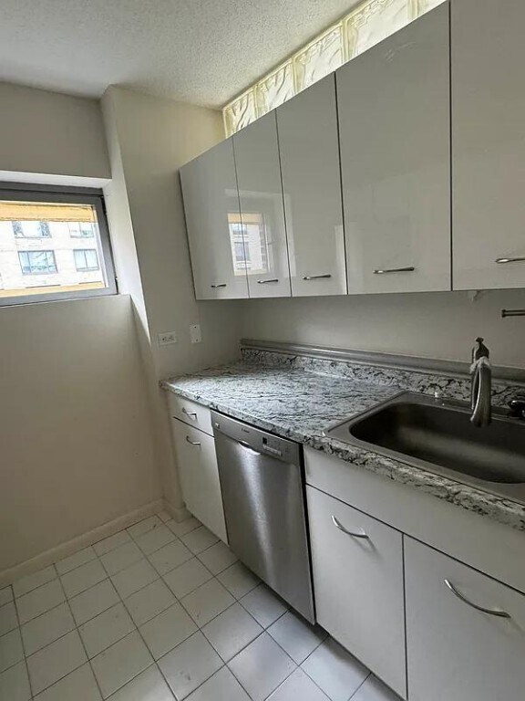 2 S End Ave unit 4I, New York, NY 10280 - photo 6