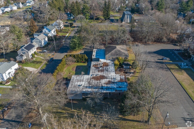 DIscover the Lorraine D Foster Day School at 1861 Whitney, Hamden, CT.