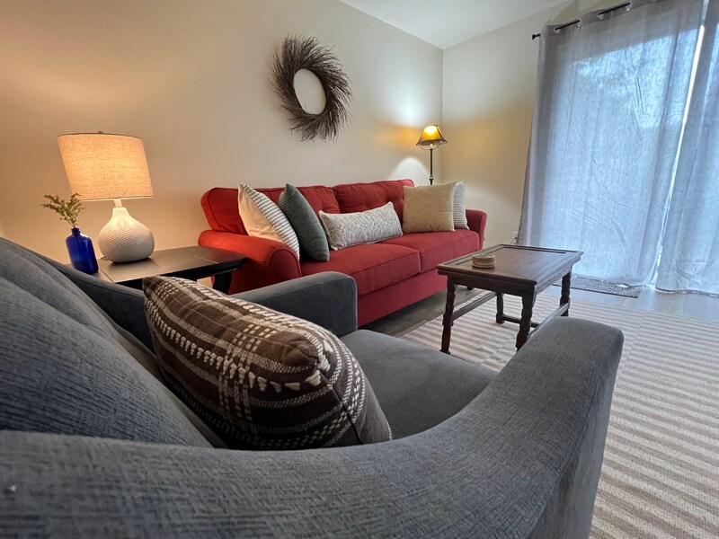 376 Catron St N unit 1, Monmouth, OR 97361 - photo 1