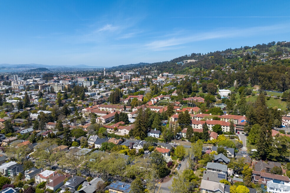 Claremont_502579_FB_101025_v3