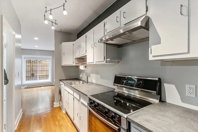 11 Saint Charles St unit 4G, Boston, MA 02116 - photo 2
