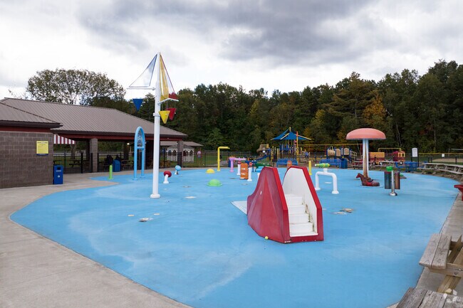 There is a splash pad park at Wilton Town Park in Saratoga Springs.