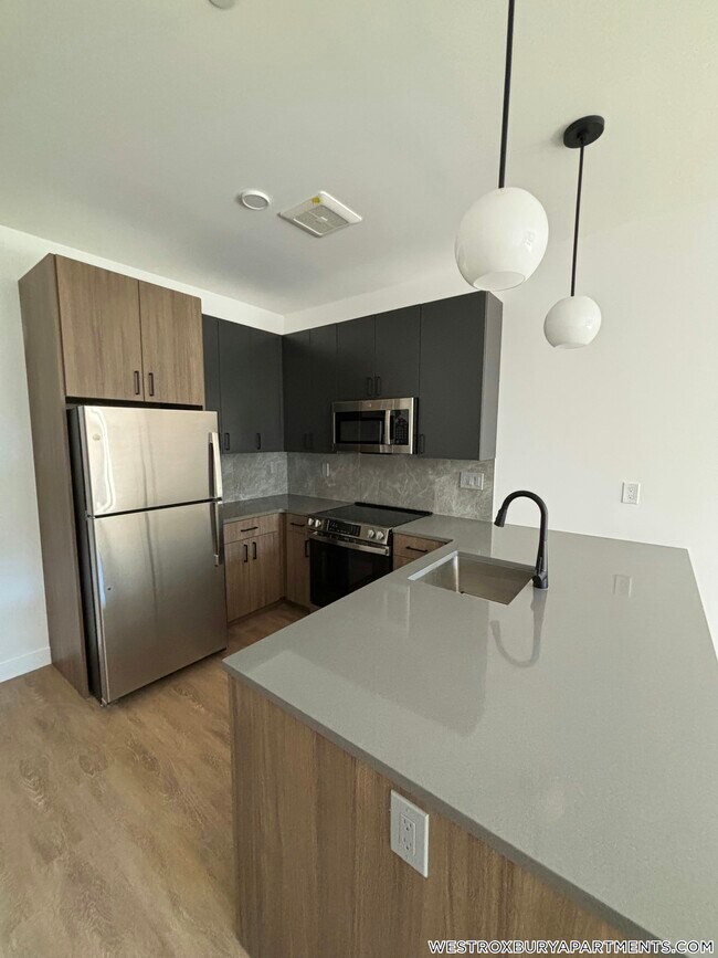 199 Gardner St Unit 103, Boston, MA 02132