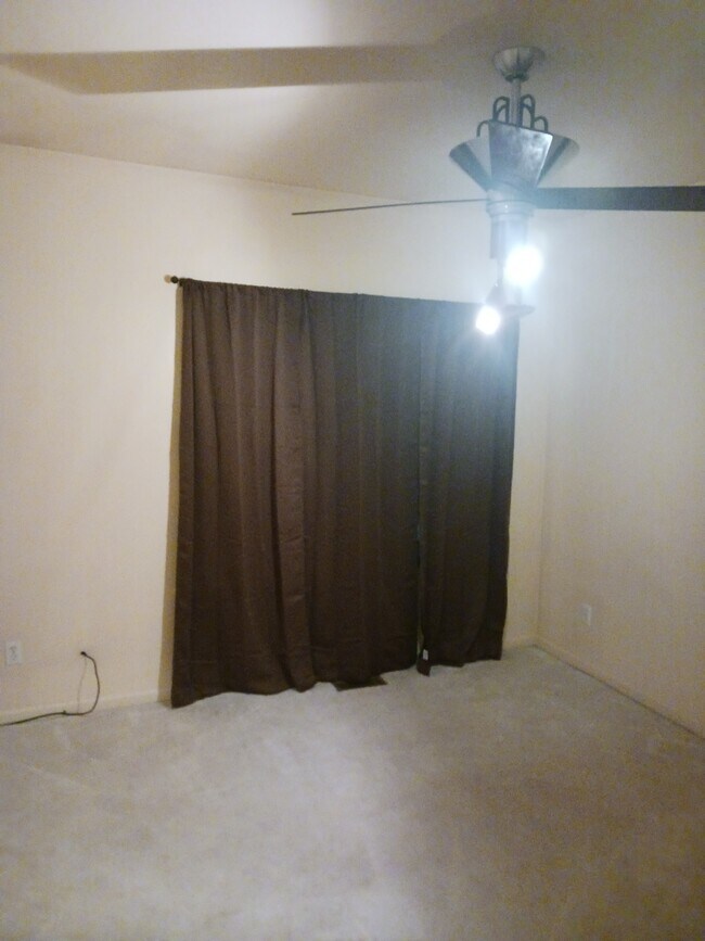 2557 John R St, Detroit, MI 48201 - photo 6