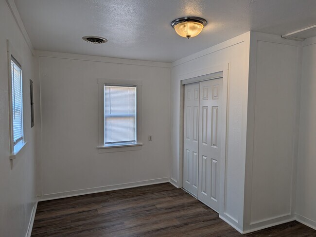 1204 S 13th St unit 1204 1/2, Pekin, IL 61554 - photo 7