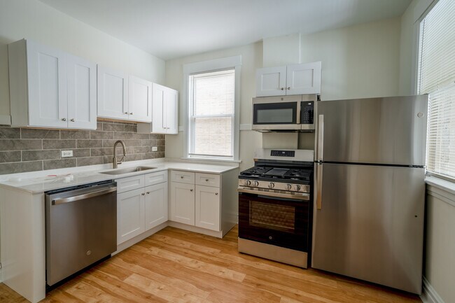 3541 N Whipple St unit 1, Chicago, IL 60618 - photo 4