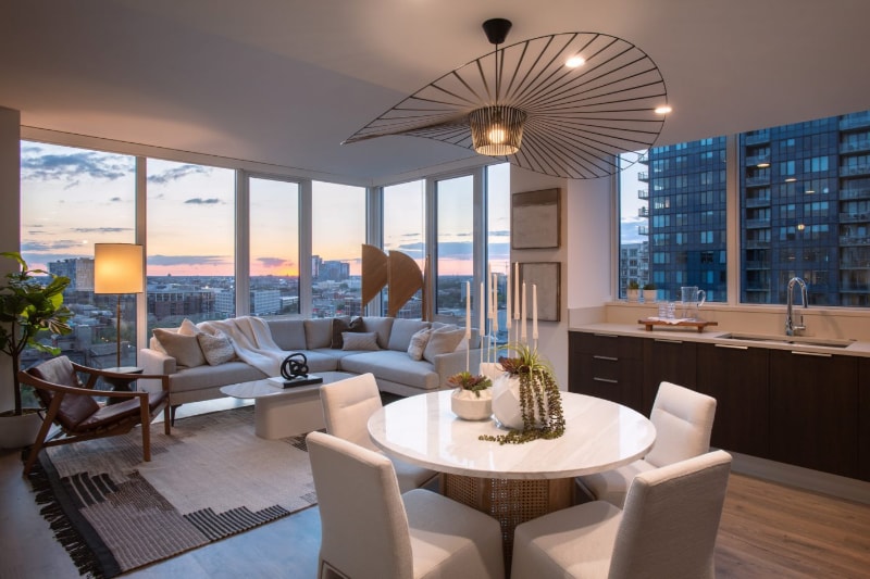 202 W Hill St, Chicago, IL 60610 - photo 1