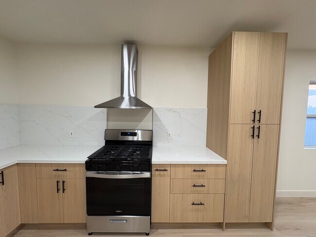 228 W Colorado Blvd, Monrovia, CA 91016 - photo 6