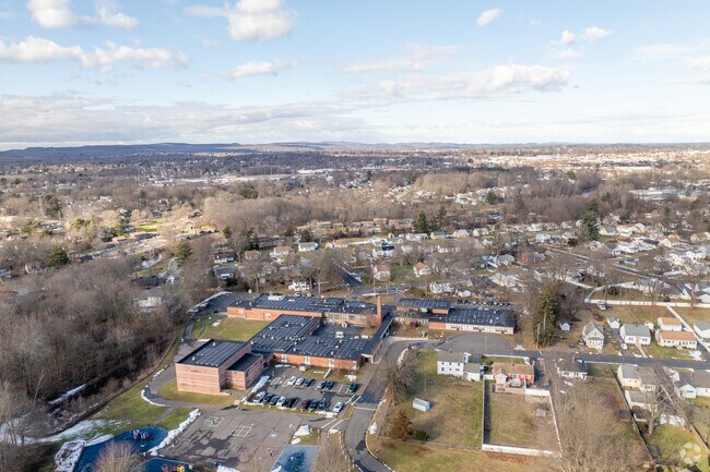 At Elizabeth Green School, 42% of students scored at or above the proficient level for math.