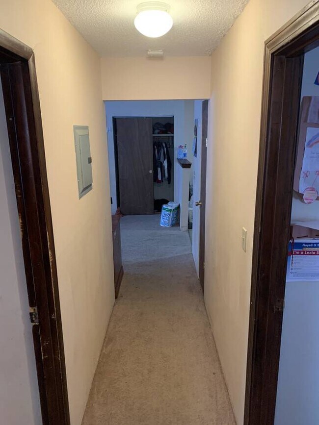 73 Manchester St unit 2, Leominster, MA 01453 - photo 4