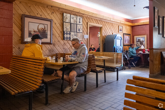 Bill's Pizza Pub is a staple of the Steeple Chase neighborhood.