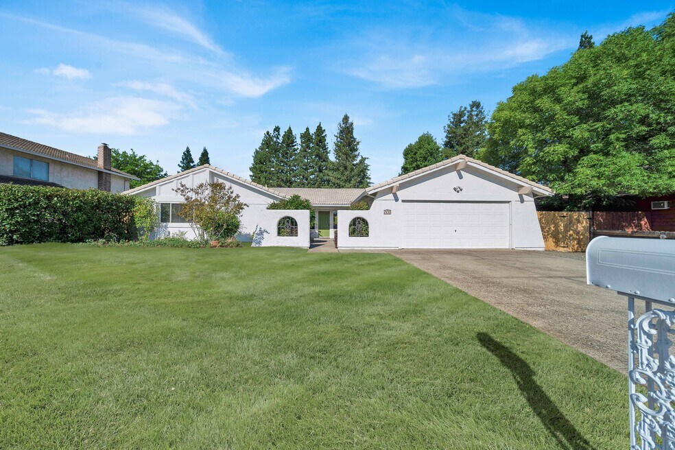 2430 Lake Redding Dr, Redding, CA 96003 - photo 1