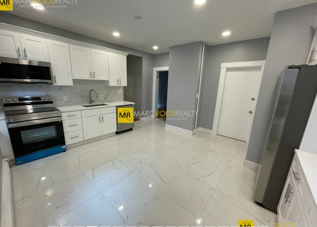 521 Green St unit 1, Cambridge, MA 02139 - photo 3