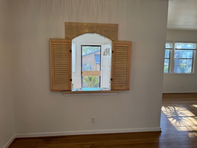 2511 Foothill Blvd unit 2313 1/2 Foothill Bl, La Crescenta, CA 91214 - photo 3