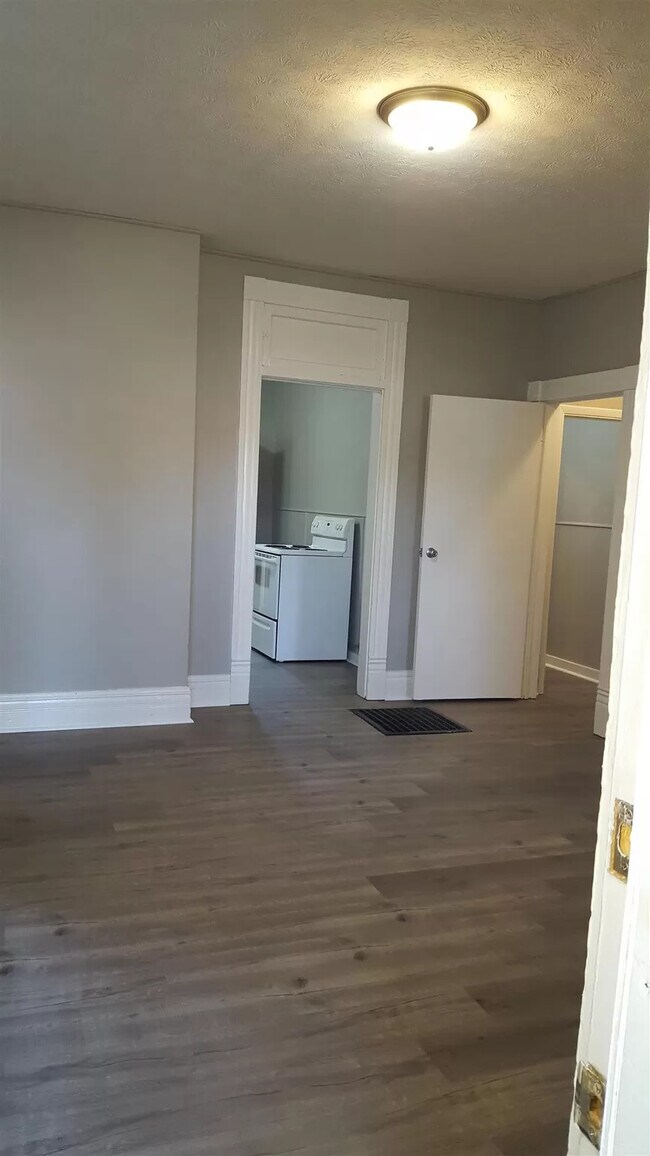 1516 N 13th St unit 1516 upstairs, La Fayette, IN 47904 - photo 4