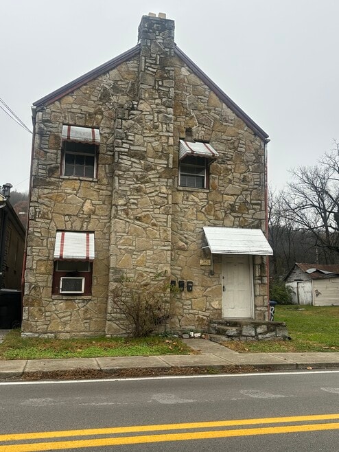 342 Holmes St unit 4, Frankfort, KY 40601 - photo 1