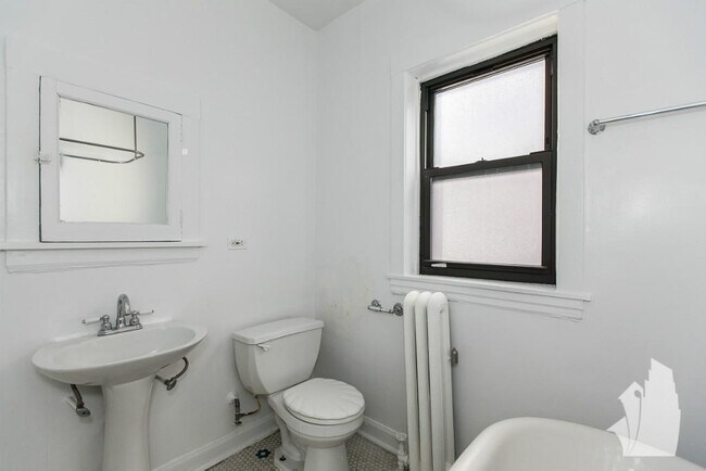 734 W Waveland Ave unit 13, Chicago, IL 60613 - photo 7
