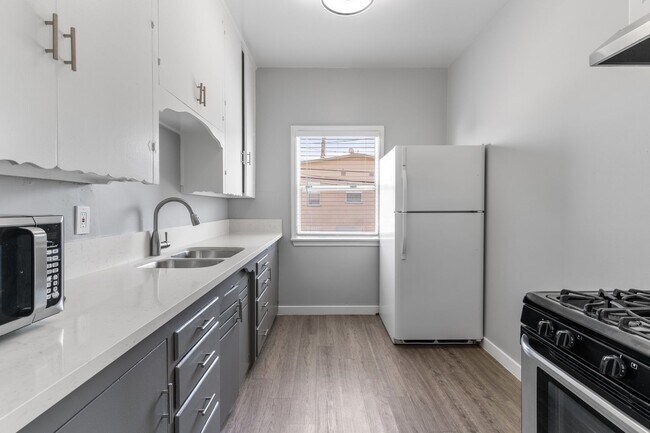 2010 Pine Ave unit 4, Long Beach, CA 90806 - photo 6