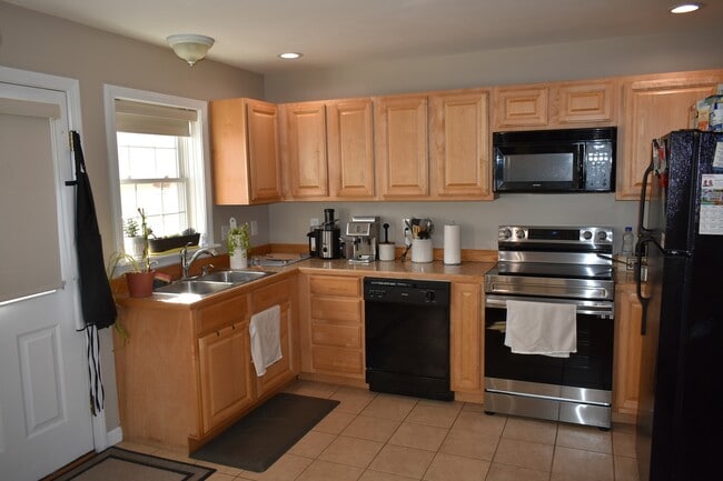 39 River Village Dr, Milford, ME 04461 - photo 7