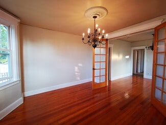 348 Castleton Ave, Staten Island, NY 10301