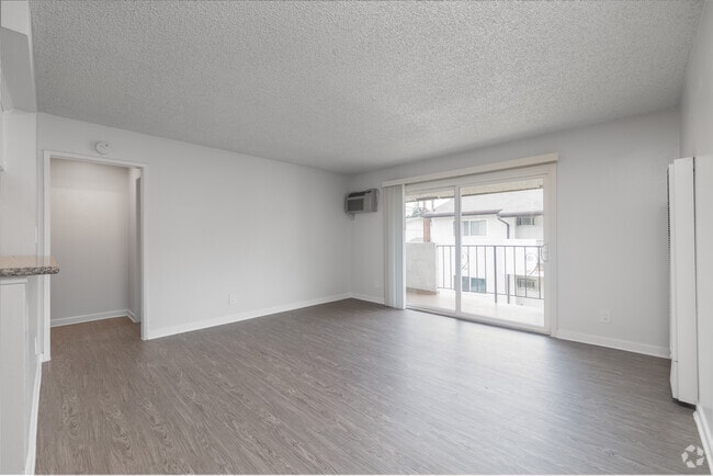 Woodruff Place Apts, Bellflower, CA 90706 - photo 2