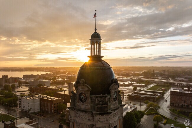The courthouse is one of many historic buildings in downtown Evansville near University South.