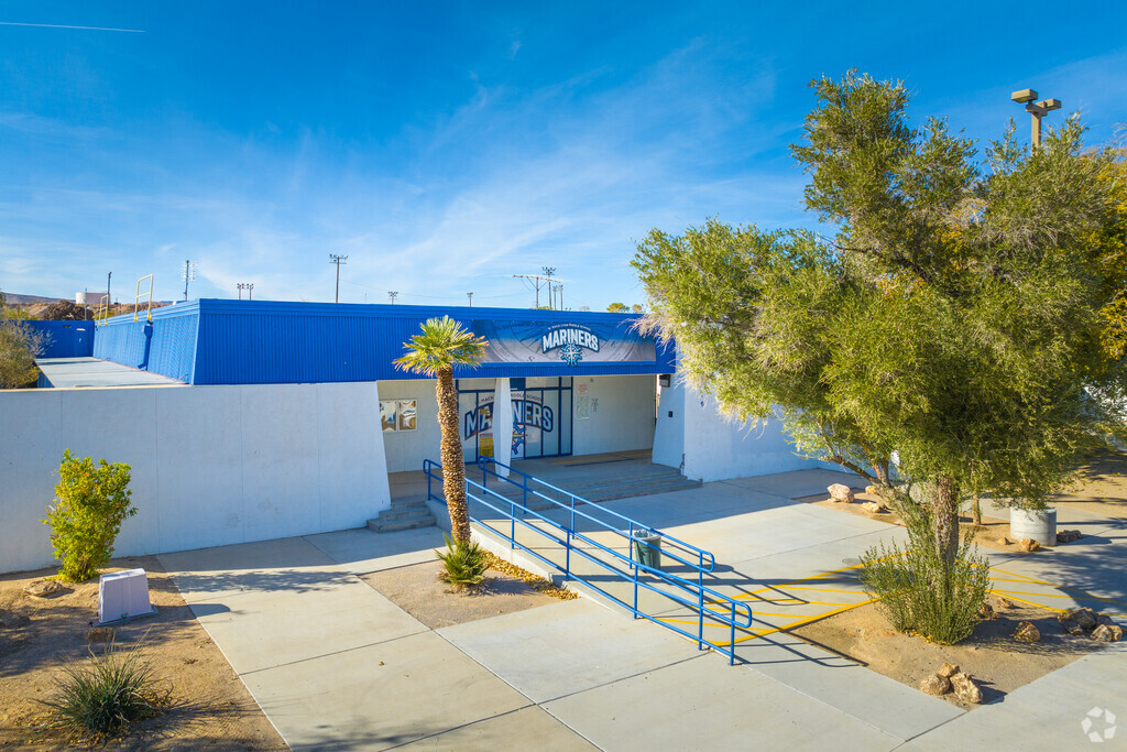 Mack Lyon Middle School Photo 1