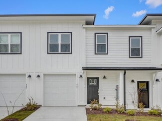 247 Townhome Ln, Southern Pines, NC 28387