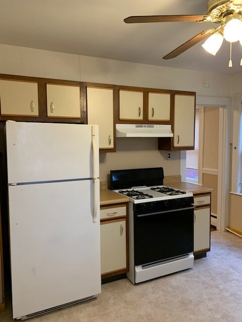 123 Belgrade Ave unit three, Boston, MA 02131 - photo 3
