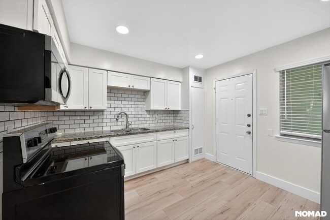 2510 Normont Cir, Fort Worth, TX 76103 - photo 4