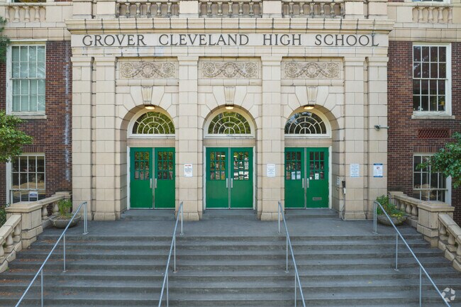 The main entrance to Grover Cleveland High School can be found on SE 26th Ave in Portland.