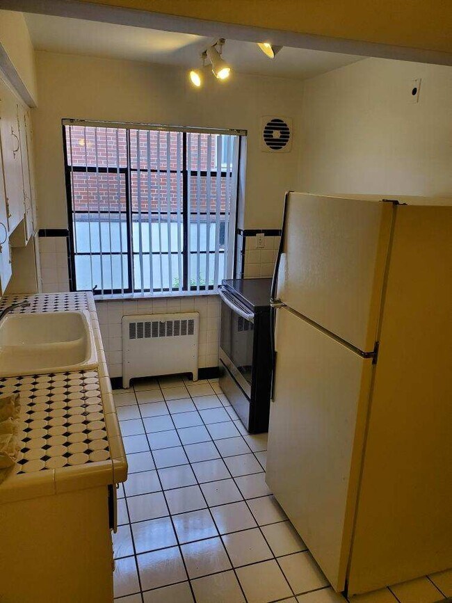 6132 Dryden Ave unit 1, Cincinnati, OH 45213 - photo 5