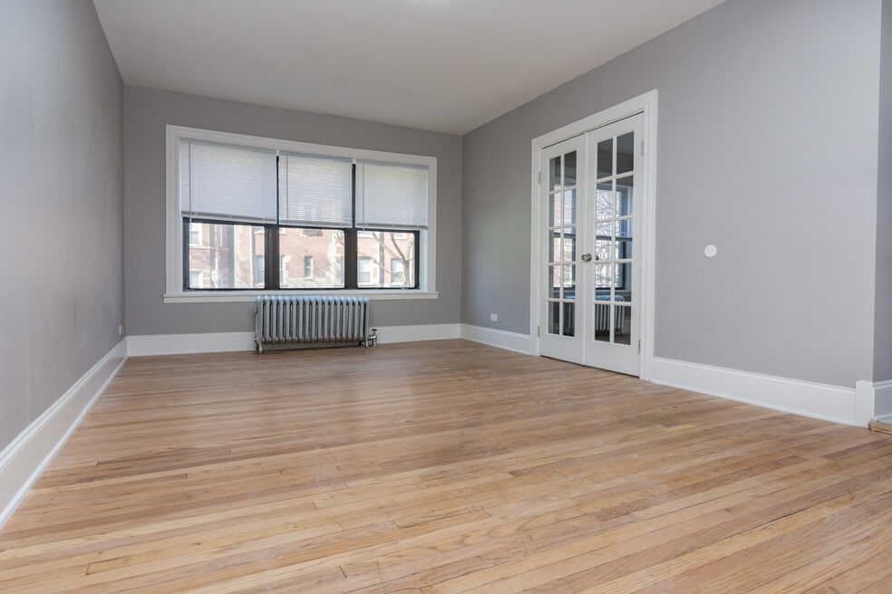 8209 S Ellis Ave, Chicago, IL 60619 - photo 1