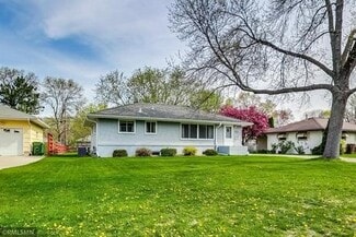 3800 Commodore Dr, Minneapolis, MN 55429