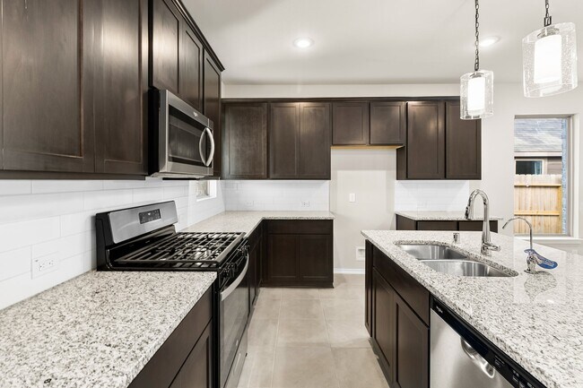 3009 Hickory Haven Ln unit 36270177, Conroe, TX 77385 - photo 6